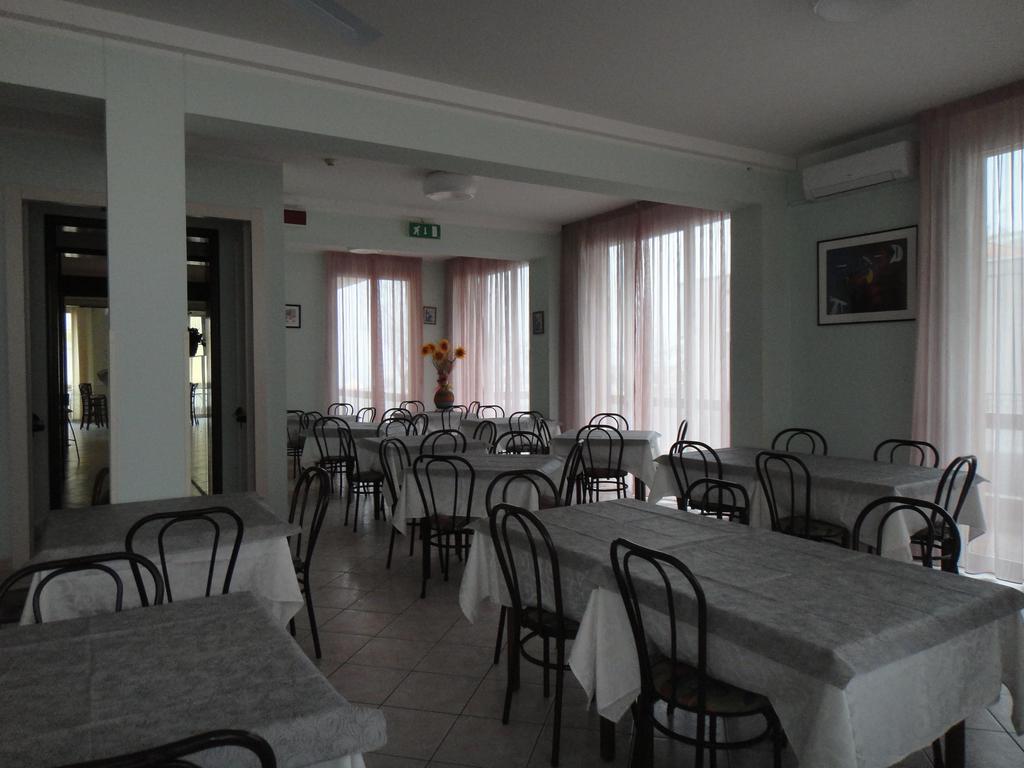 Hotel Acapulco Viserbella di Rimini Dış mekan fotoğraf