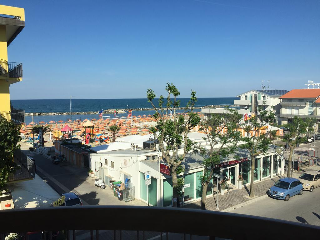 Hotel Acapulco Viserbella di Rimini Dış mekan fotoğraf
