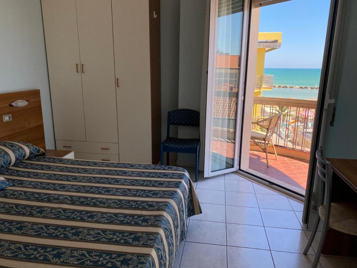 Hotel Acapulco Viserbella di Rimini Dış mekan fotoğraf