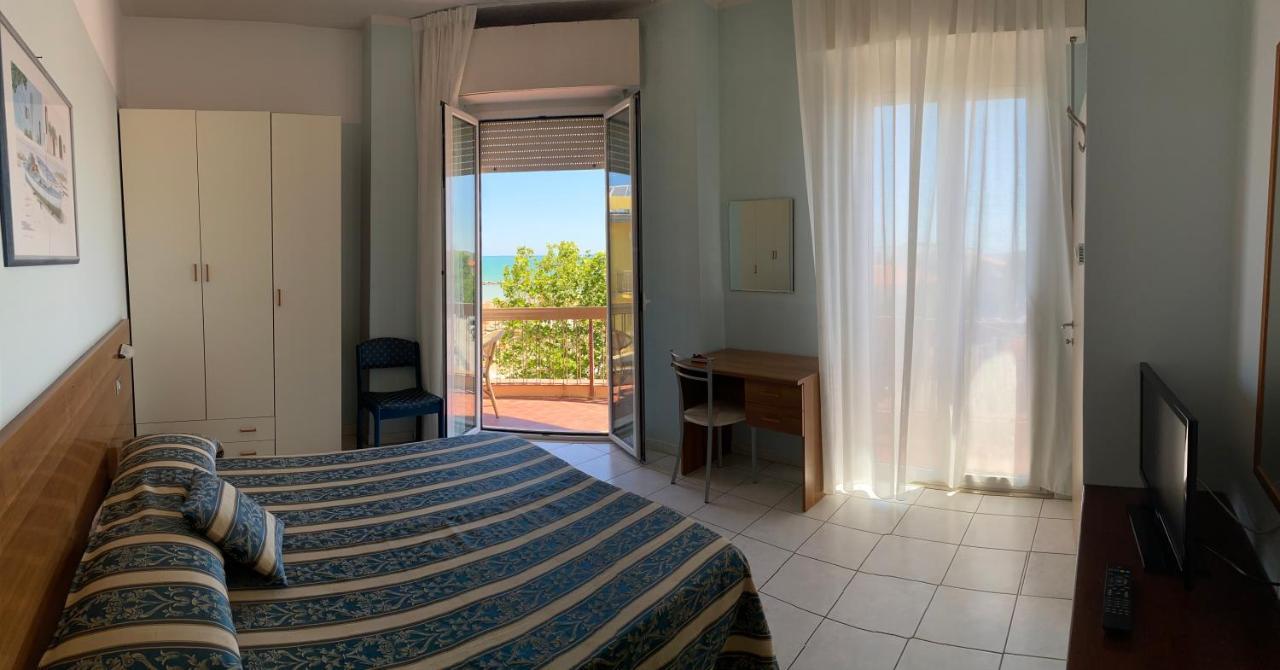 Hotel Acapulco Viserbella di Rimini Dış mekan fotoğraf